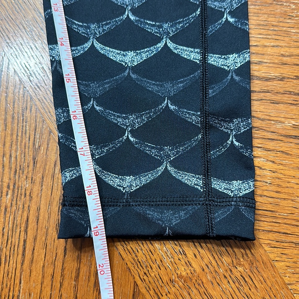 Vineyard Vines Euc Performance Crop Leggings In W… - image 3